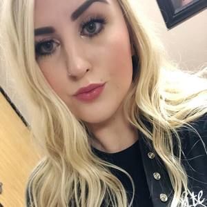 Meet your Posher, Aleida